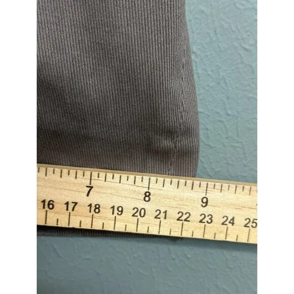 Banana Republic Men's 34" x 32" Classic Fit Chino's Straight Leg - Picture 6 of 13